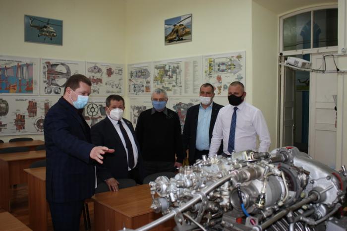 Проректор університету Анатолій Клочко з робочим візитом відвідав Кременчуцький льотний коледж