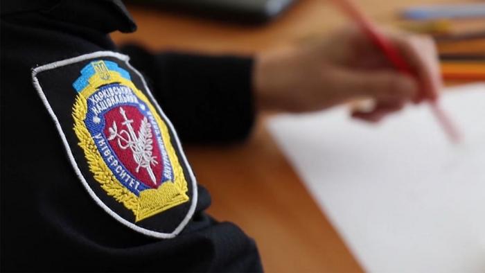 Курсанти університету допомогли затримати злочинця