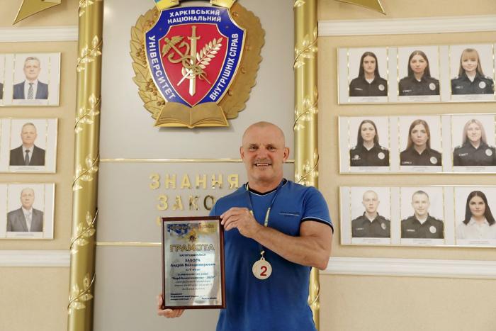 Професор кафедри тактичної та спеціальної фізичної підготовки Андрій Забора посів друге місце в онлайн-змаганнях «Гвардійський комплекс»