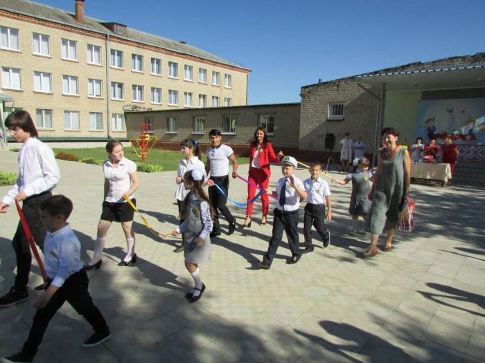 Представники університету привітали учнів підшефних закладів освіти з Днем знань