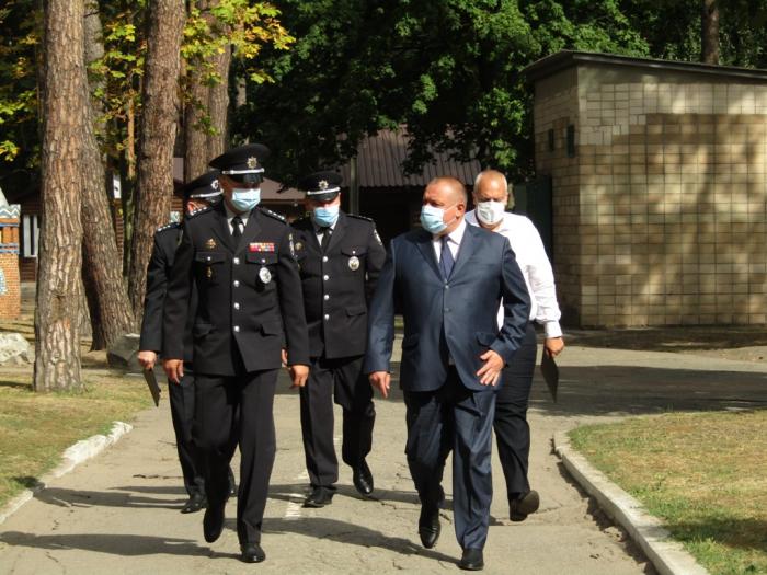 Сумську філію ХНУВС з робочим візитом відвідали заступник директора Департаменту персоналу МВС України Анатолій Нікітін та ректор університету Дмитро Швець