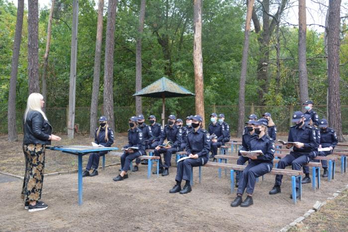 Курсанти Сумської філії ХНУВС вивчають мовне законодавство на відкритих локаціях