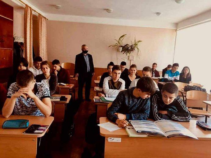 Помічник ректора університету провів зустріч з майбутніми випускниками Великобурлуцького ліцею