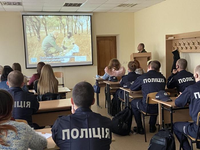 Курсантам та студентам – про роботу психолога в бойових умовах