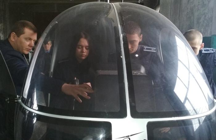 Навчання курсантів льотного коледжу проходить на гелікоптері Ак1-3