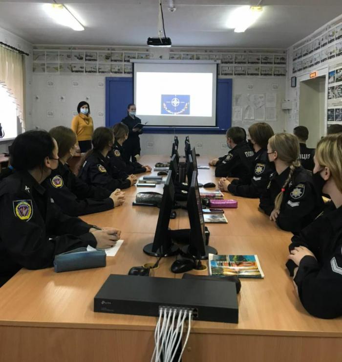 Семінар-диспут із курсантами Сумської філії ХНУВС з питань євроатлантичної інтеграції України 