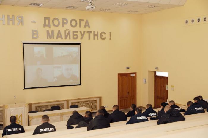 Відеоконференція для слухачів інституту післядипломної освіти за участі діючих поліцейських офіцерів громад