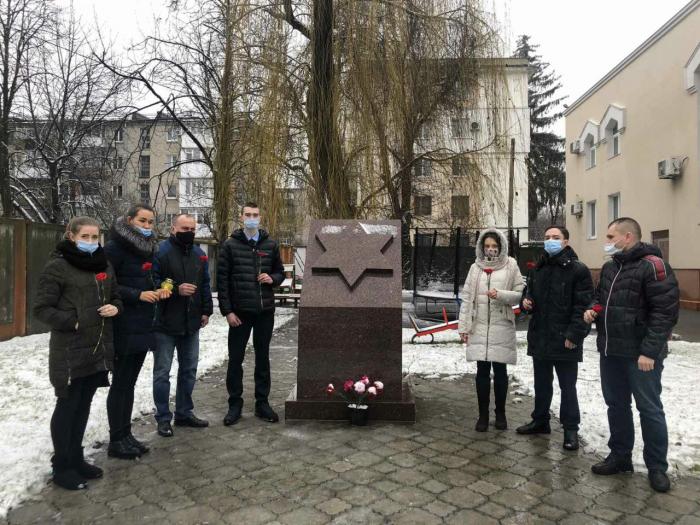 Курсанти і студенти Кременчуцького льотного коледжу вшанували пам'ять жертв Голокосту