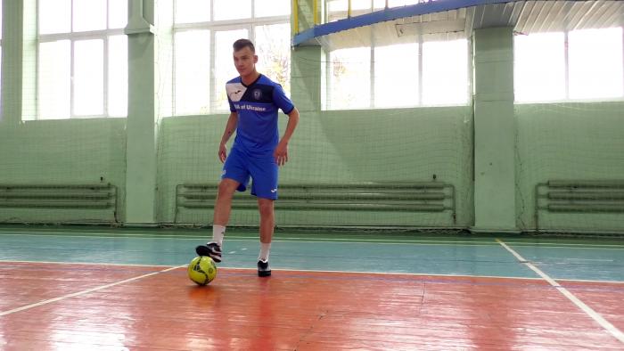 Продовжуємо серію відеозанять з ігрових видів спорту. Футзал