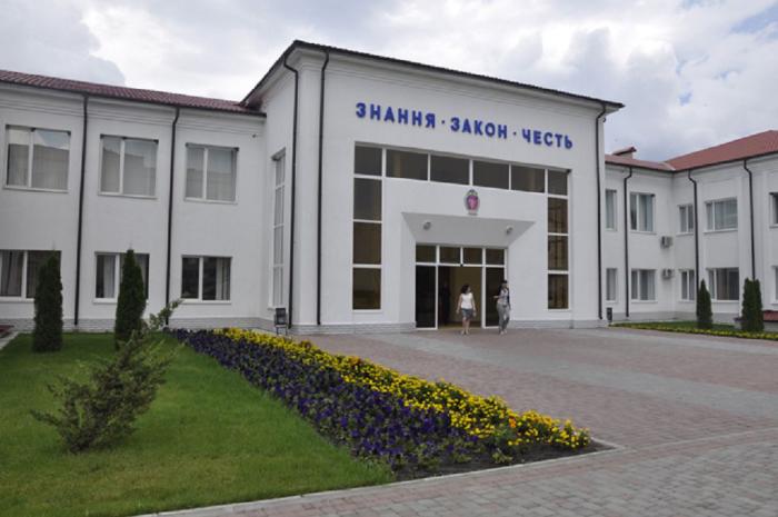 Аспіранти поліцейського вишу отримали диплом «Доктор філософії» 