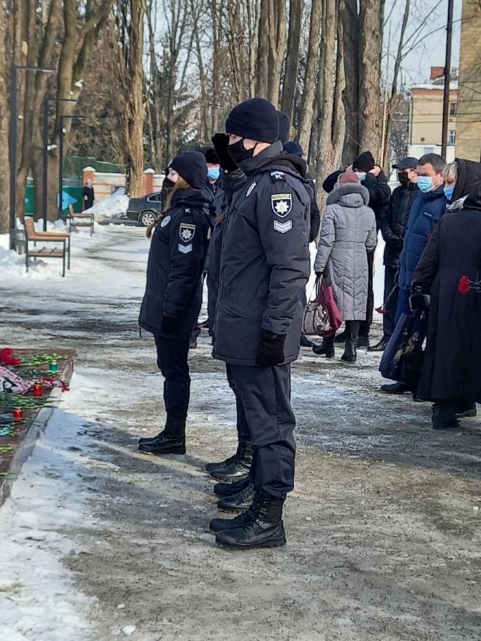 Курсанти Сумської філії ХНУВС вшанували пам’ять Героїв Небесної Сотні 