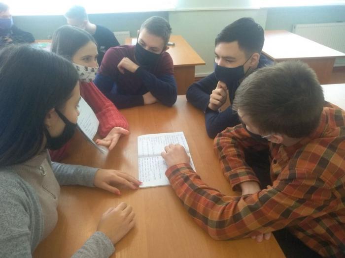 Диспут щодо доцільності використання інформаційно-комунікаційних технологій в освіті