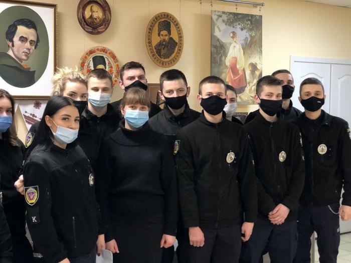 До Шевченківських днів