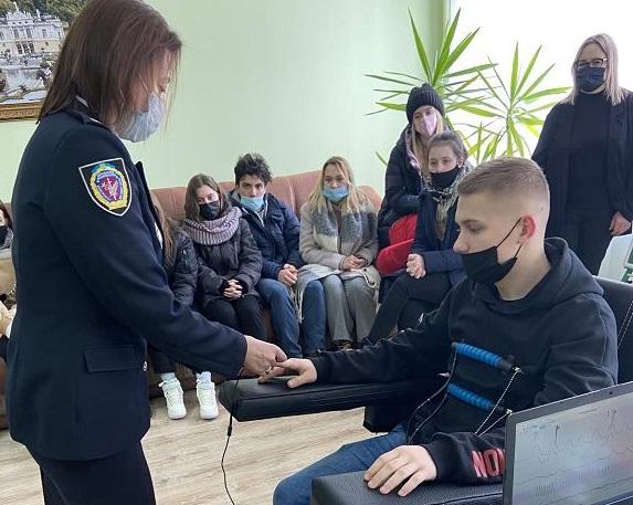 Бінарне заняття з використанням поліграфа