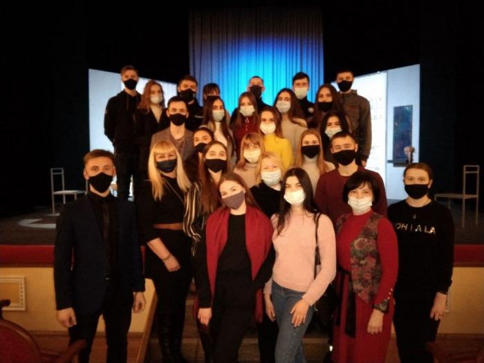 Виховуємо національно-мовну особистість через мистецтво театрального слова