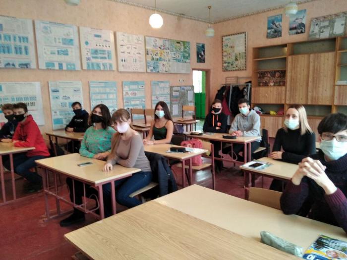 Випускників Богуславської школи запросили на навчання до ХНУВС