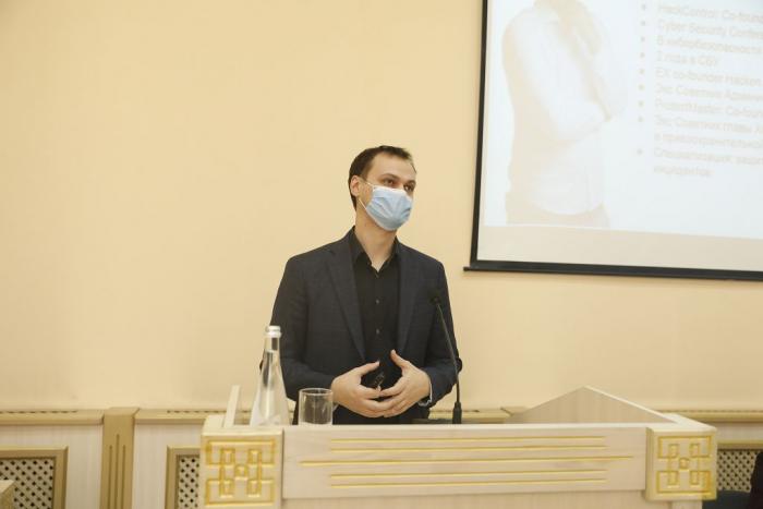 Спеціаліст з кібербезпеки Микита Книш провів лекцію для курсантів і студентів університету