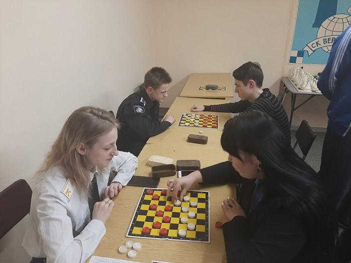 У Кременчуцькому льотному коледжі відбулася першість із шашок