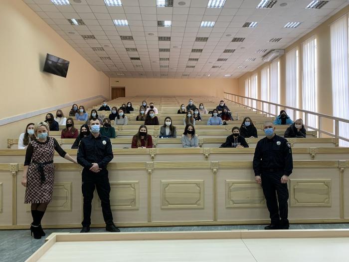 Бінарні заняття для студентів за участі поліцейських