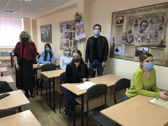 Binary criminology class for students