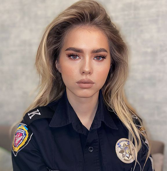 Курсантка Софія Косенко стала переможницею у Всеукраїнському конкурсі студентських наукових робіт