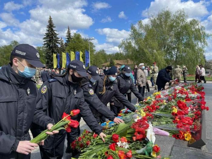 Колектив Сумської філії долучився до мітингу-реквієму