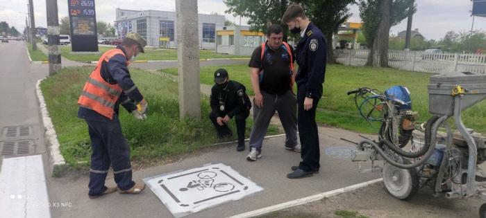 Курсанти, студенти та працівники Кременчуцького льотного коледжу взяли участь в акції «Безпечний пішохід»