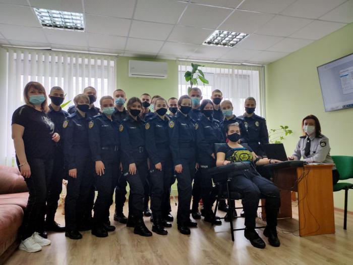 Першокурсники-психологи знайомляться з роботою поліграфа