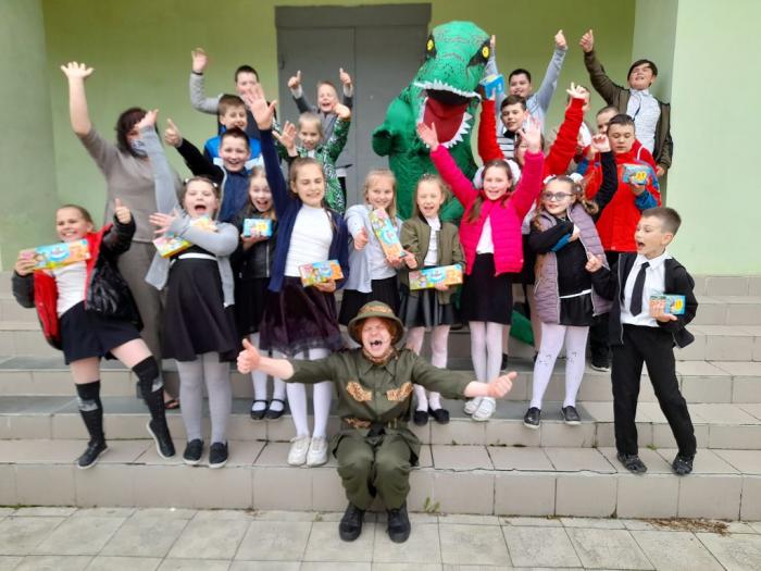 Представники ХНУВС привітали вихованців підшефної школи зі святом